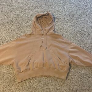 Medium brown Nike pull over